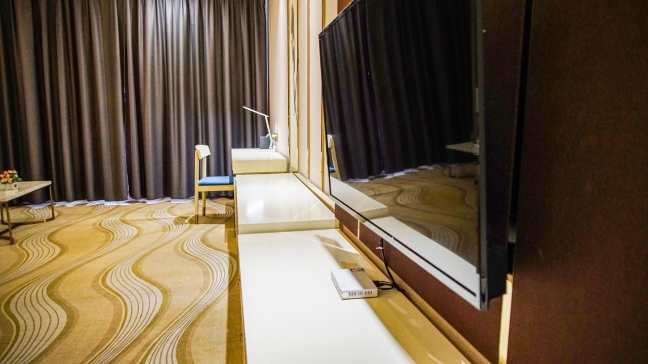 St Hotel Wattay Airport Βιεντιάν Εξωτερικό φωτογραφία
