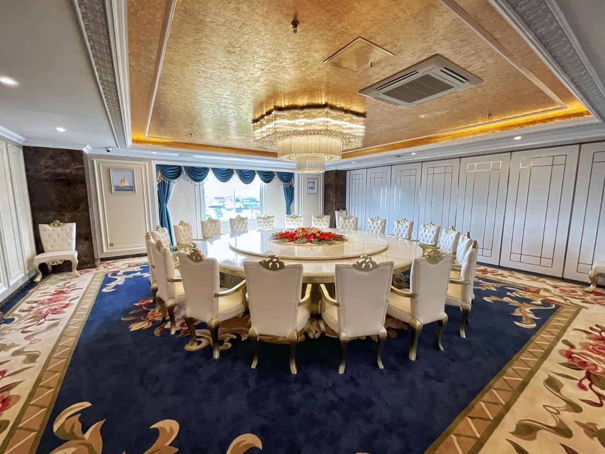 St Hotel Wattay Airport Βιεντιάν Εξωτερικό φωτογραφία
