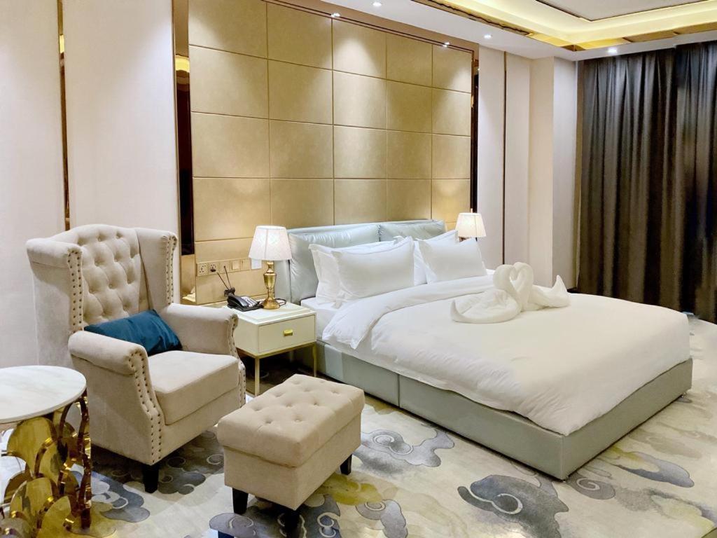 St Hotel Wattay Airport Βιεντιάν Εξωτερικό φωτογραφία