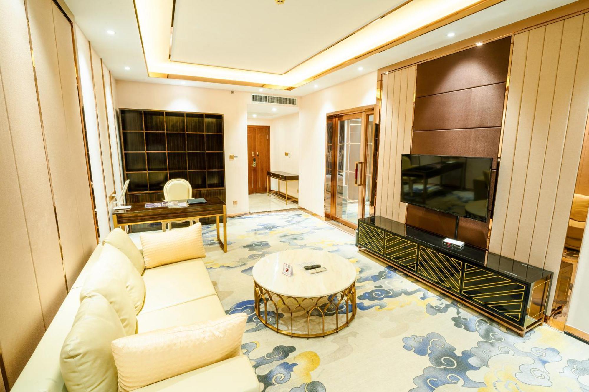 St Hotel Wattay Airport Βιεντιάν Εξωτερικό φωτογραφία