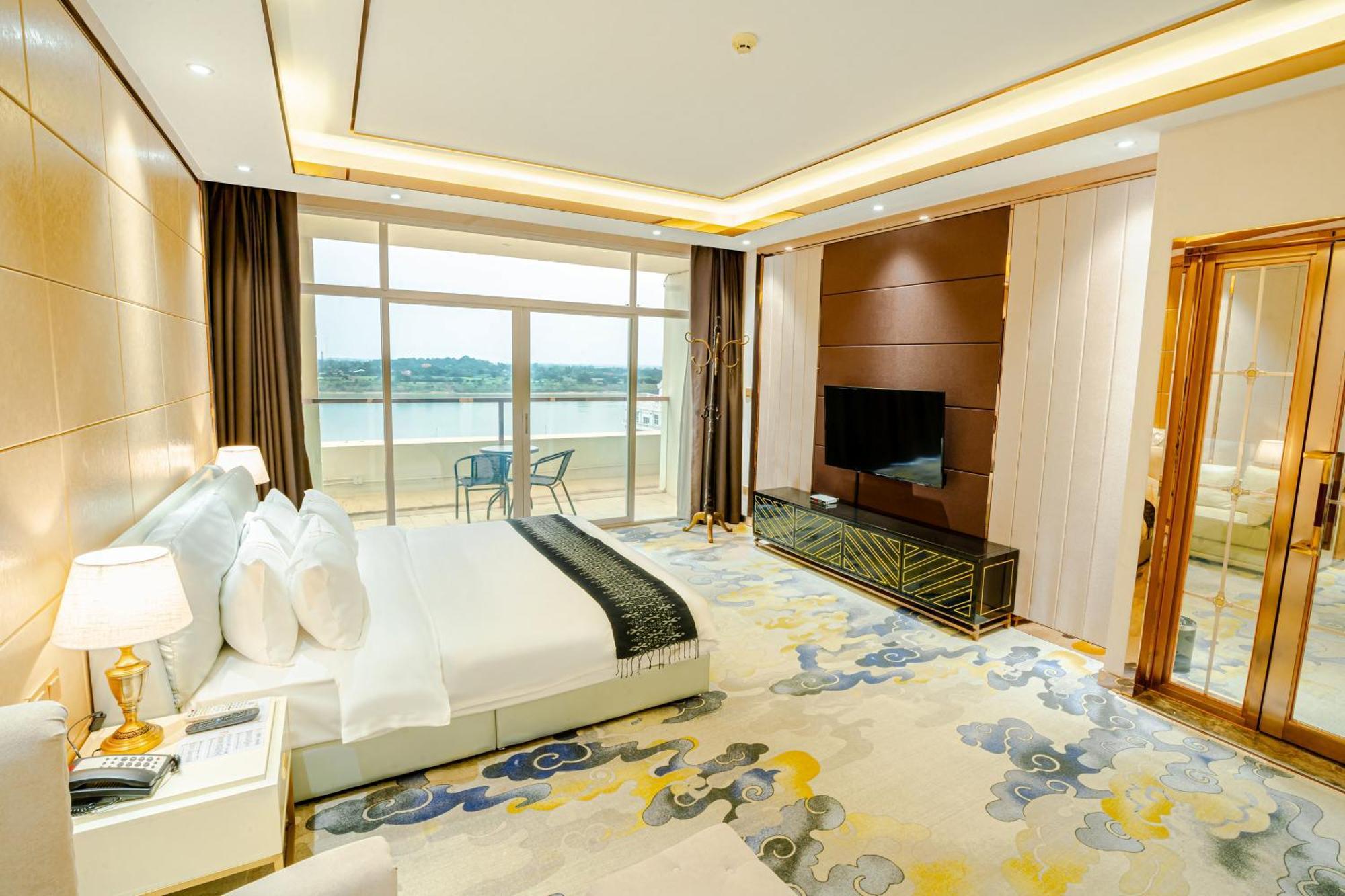 St Hotel Wattay Airport Βιεντιάν Εξωτερικό φωτογραφία