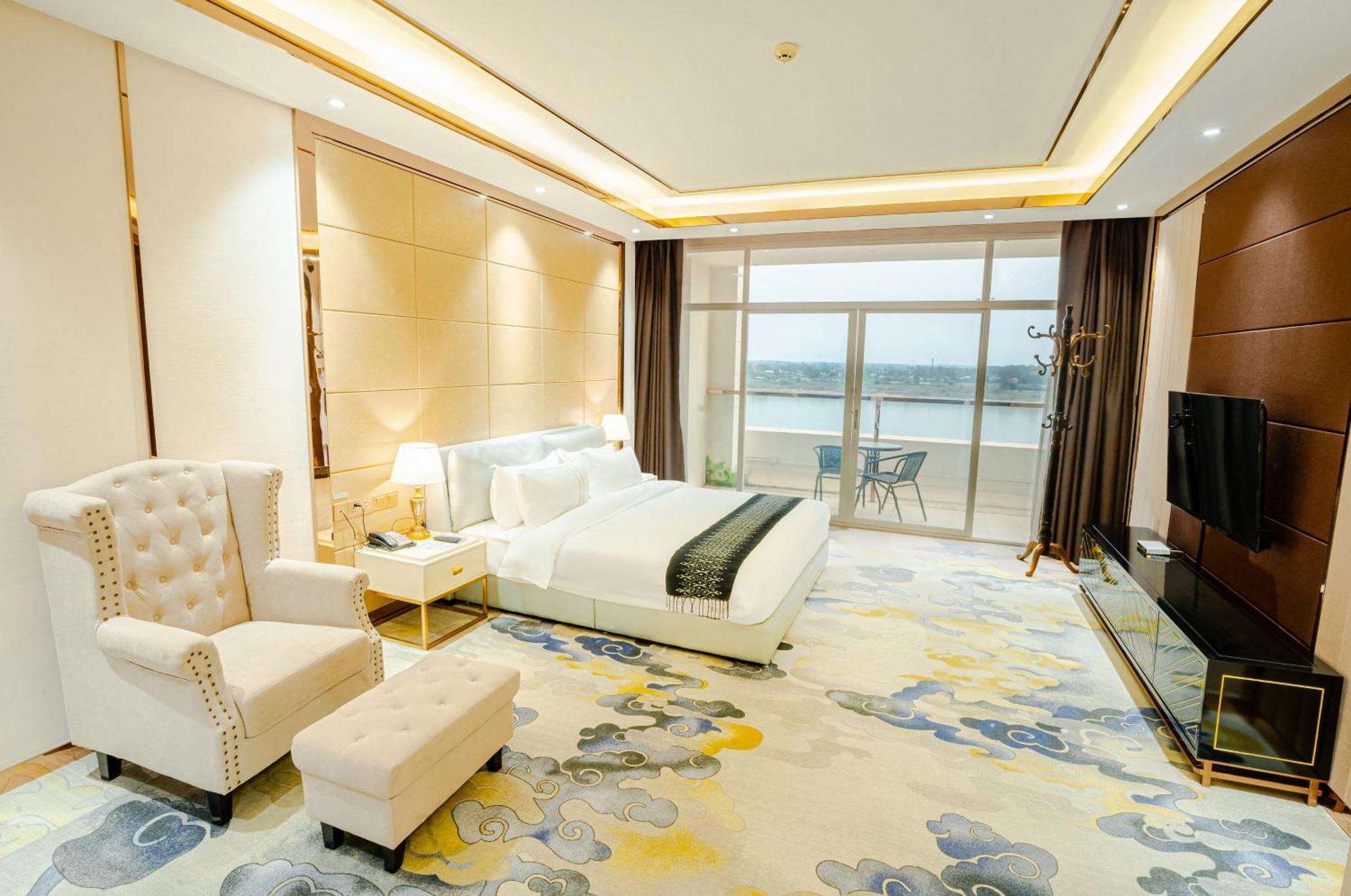 St Hotel Wattay Airport Βιεντιάν Εξωτερικό φωτογραφία