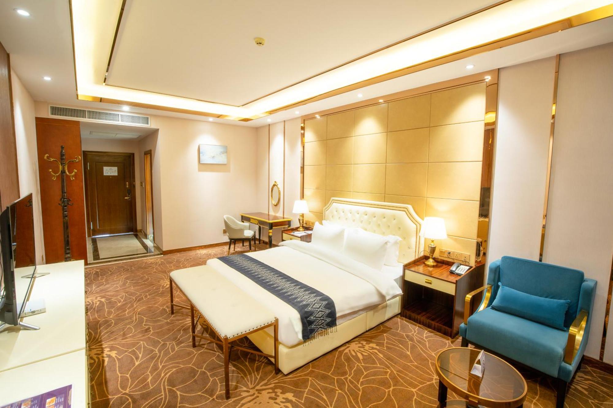 St Hotel Wattay Airport Βιεντιάν Εξωτερικό φωτογραφία